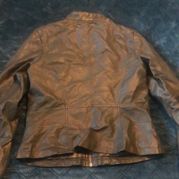 Pleather jacket 🧥 - Picture 5 of 8